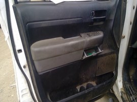 2013 TOYOTA TUNDRA, WHITE, EXTD CAB, 5.7L, AT. 2WD.   Z26492